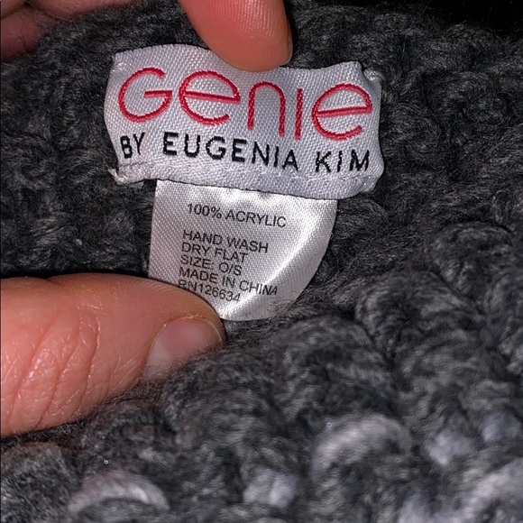 GREY OMBRÉ WINTER INFINITY SCARF 🥶 - Picture 3 of 4